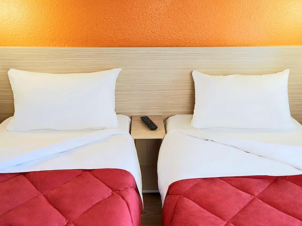 พรีเมียร์ คลาส ตูลุส นอร์ เซสแควร์ Hotel ตูลูส ภายนอก รูปภาพ