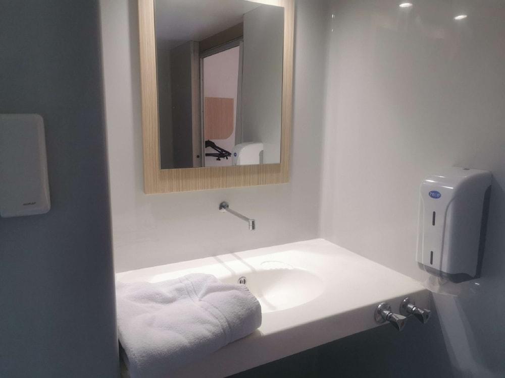 พรีเมียร์ คลาส ตูลุส นอร์ เซสแควร์ Hotel ตูลูส ภายนอก รูปภาพ